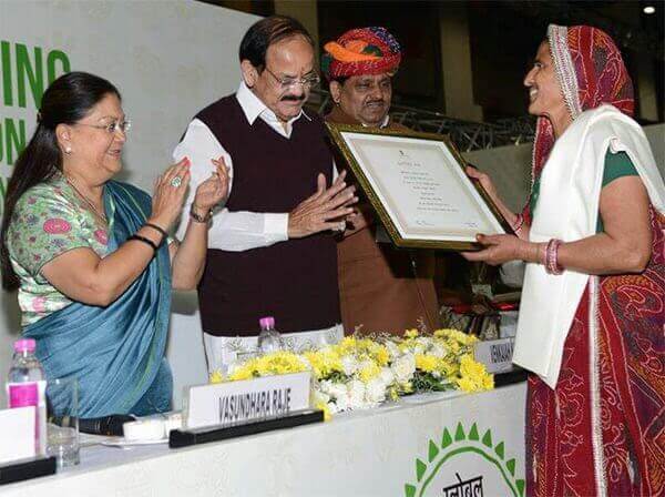 Santosh Devi Khedar got award
