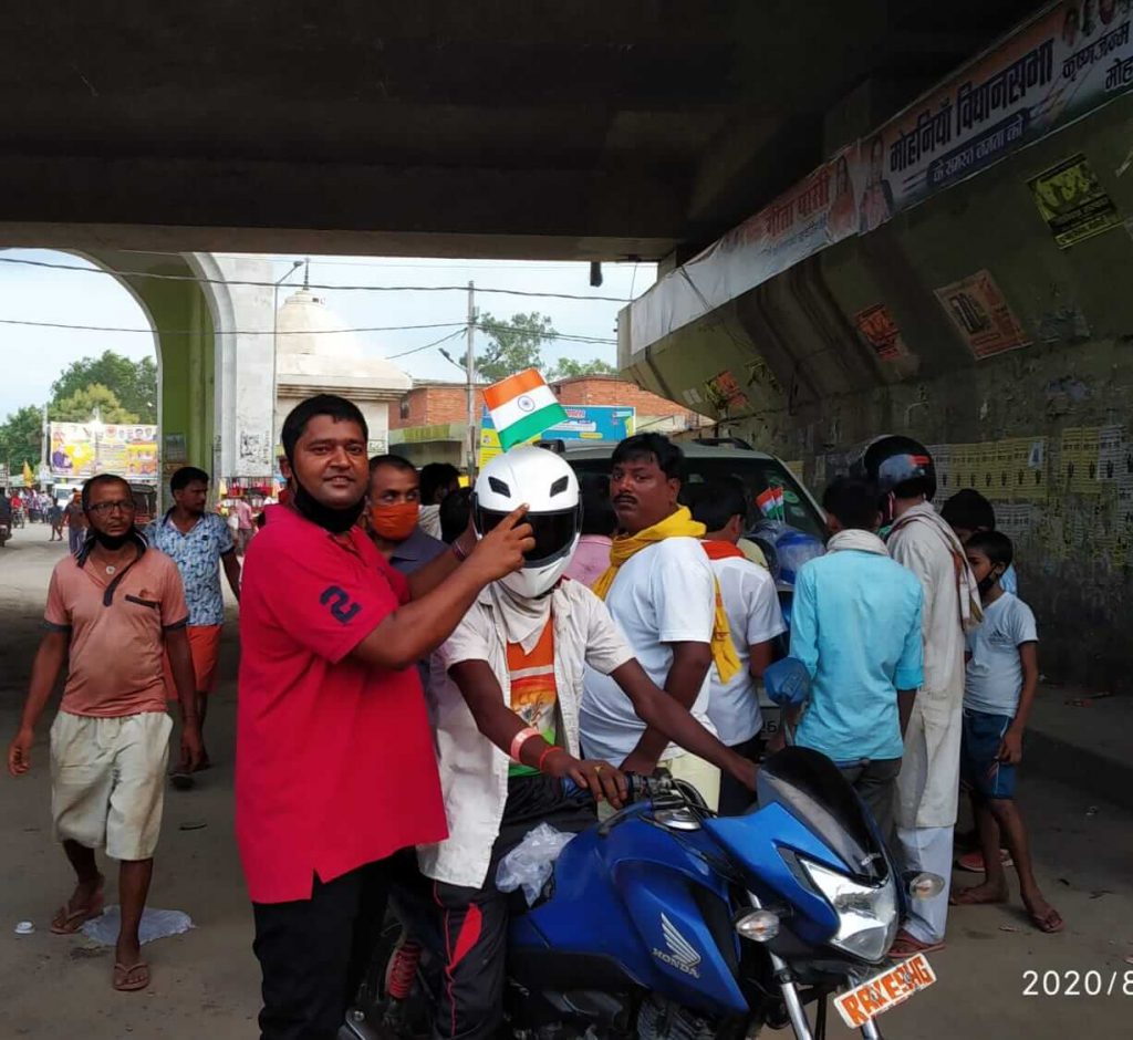  Raghvendra Kumar distribute helmet