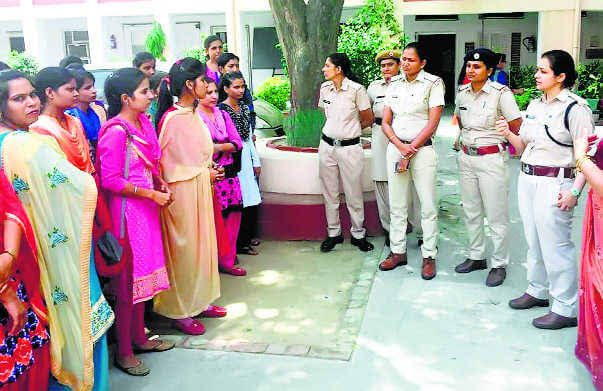 Dsp Bharti Dabas rescued girl