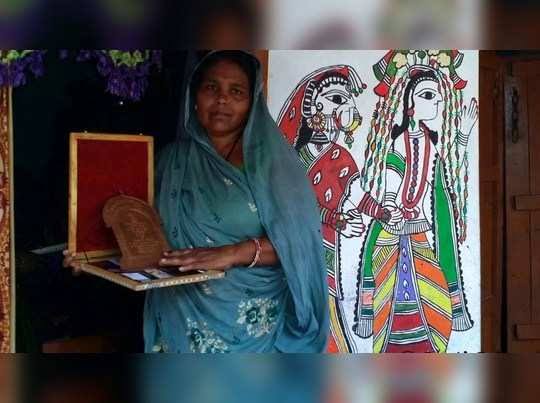 Dulari Devi painter