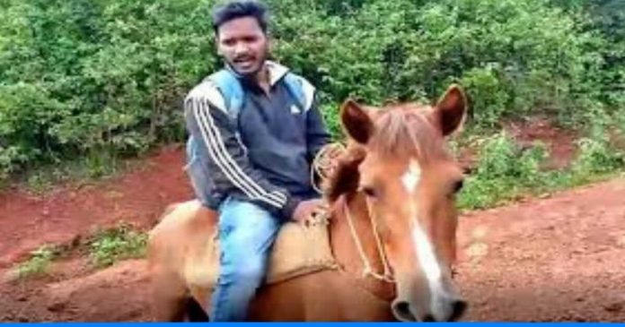 Teacher ride horse to reach school in remote area