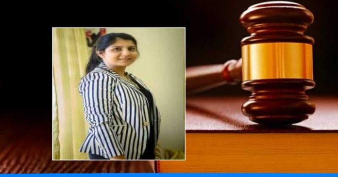 Shruti Seth gets 8 gold medal in law passing parade