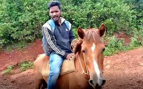 Teacher ride horse to reach school