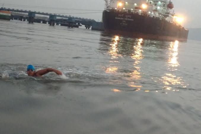  Jiya Rai swims for 36 km and raised autism awareness