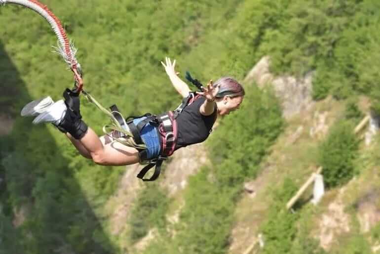  Bunjee jumping