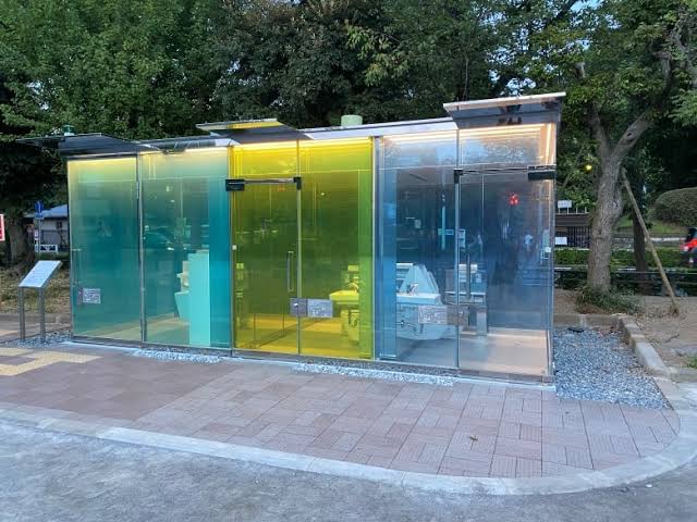 Tokyo transparent public toilets made people afraid