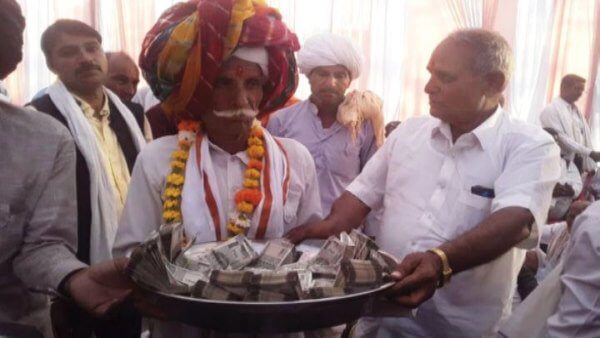 Brijmohan Meena returns Rs 11 Lakh 