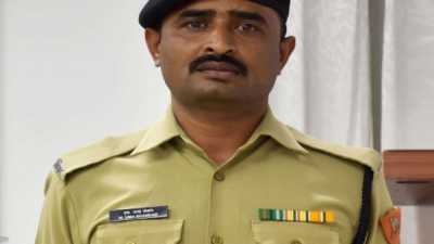 BSF constable helps women