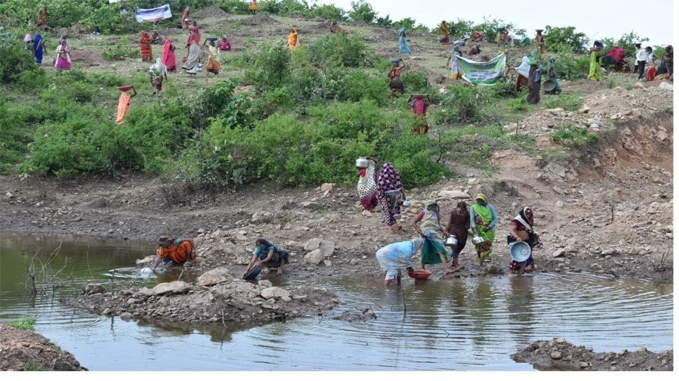 Chhatarpur women story of mountain women babita rajput of bundelkhand pm modi