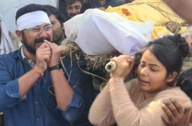 Uttar Pradesh news daughter gives funeral procession to her father