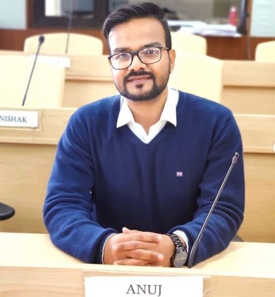 Success story of becoming an IAS officer Anuj Pratap Singh