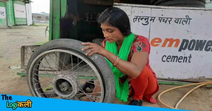 Tarannum from Lucknow is making puncture to give better life to her children