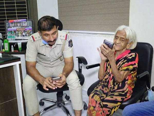 89 years old women who eats icecream in police station