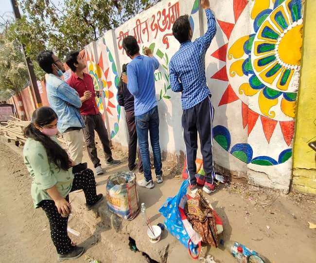 Darbhanga youths are making people aware about cleanliness and doing Environment