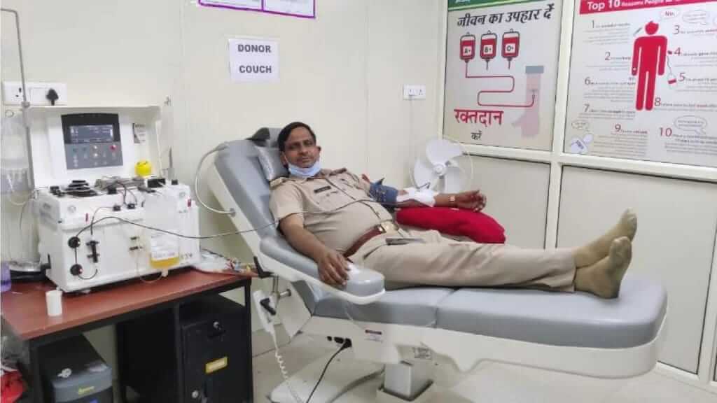 Covid-19 plasma donation by recover police inspectors in Gautambudh delhi