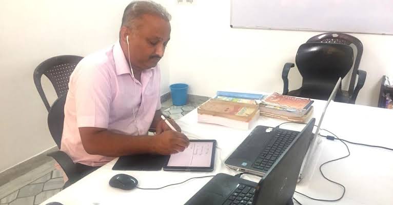 This maths teacher from Punjab is conducting free online classes