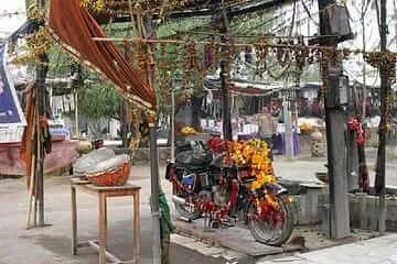 Unique temple of Jodhpur Pali village of Rajasthan where bullet bike is worshipped