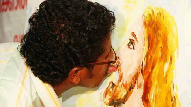 Indias first painter who uses tongue for making paintings Anil Varnam