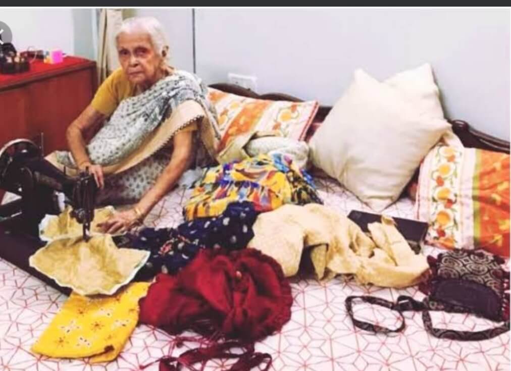 90 years old woman Latika Chakravorty is making potli bags and doing online business