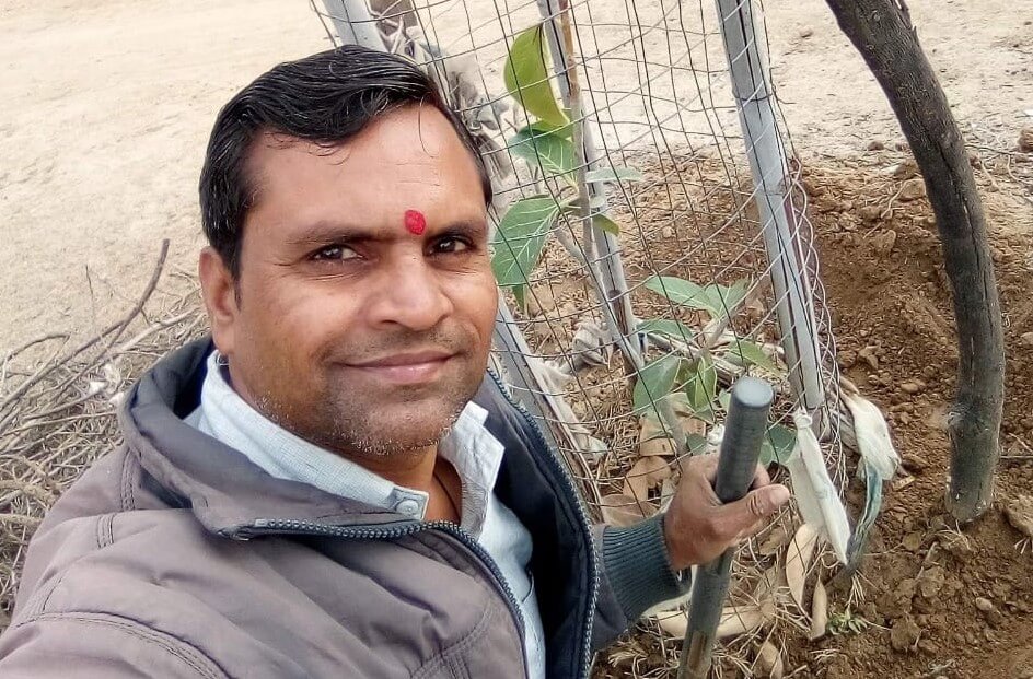 Mahavir Prasad Panchal is planting trees in Hanuman Vatika