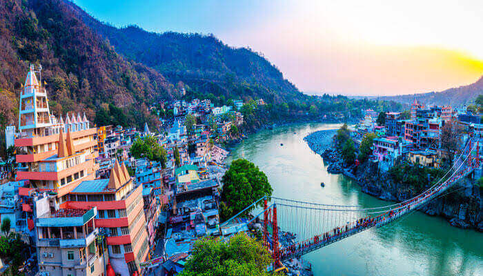 rishikesh is the best tourist places in uttrakhand