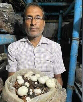 Manoj Kumar from Nawada Bihar is earning 25 lakhs per year through Mushroom Farming