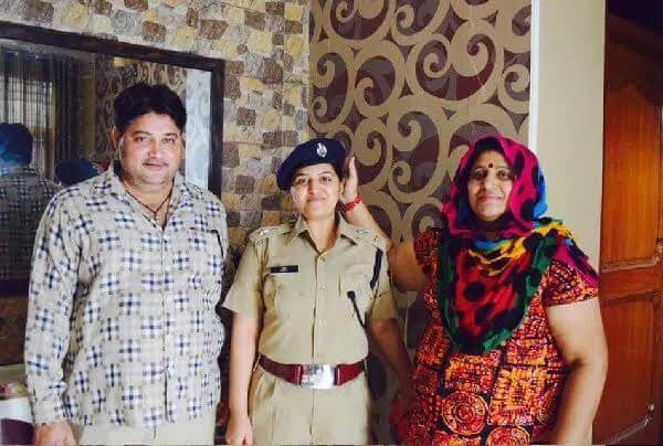 success story of IPS Pooja Awana from Delhi