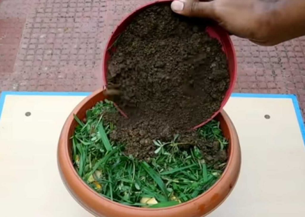 easily make compost from kitchen waste