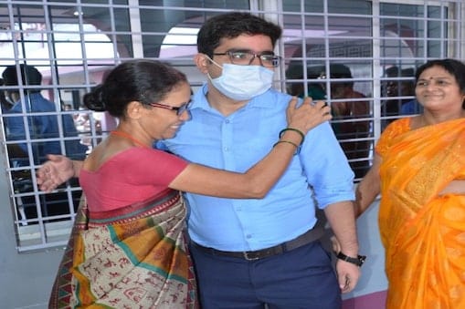 IAS Ashish Mishra from purnia touches the leg of school maid