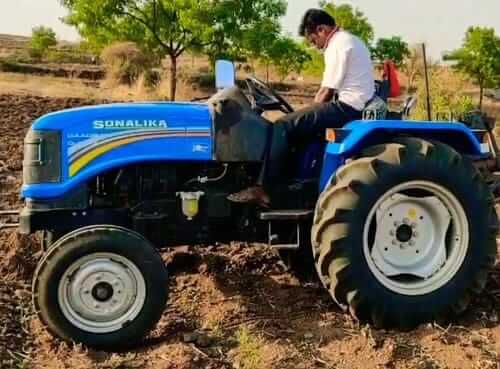 Babulal Gayari from Prakashpura makes a mini tractor from Jugaad