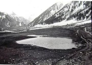 Hundred years old images of paradise kashmir