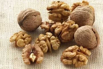 Benifits of eating walnuts