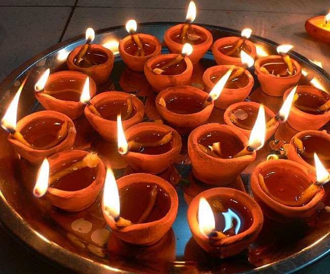 Reasons behind Kindling Mitti Diyas