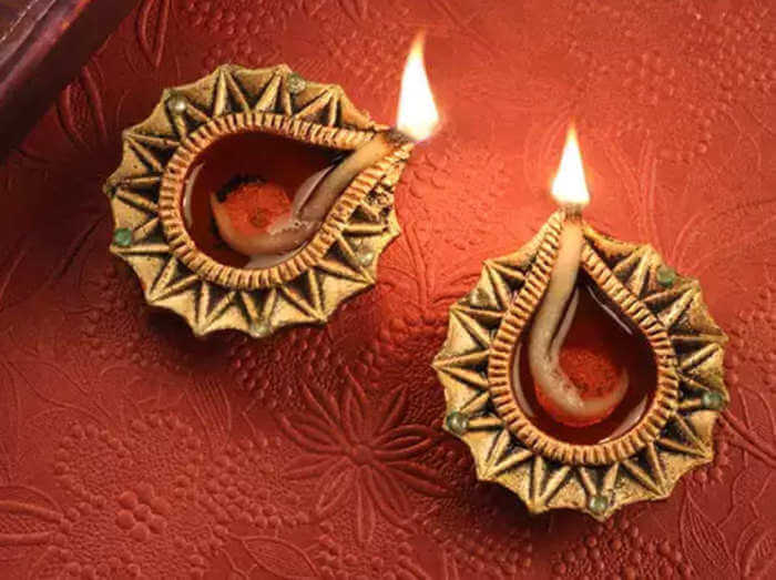 Reasons behind Kindling Mitti Diyas