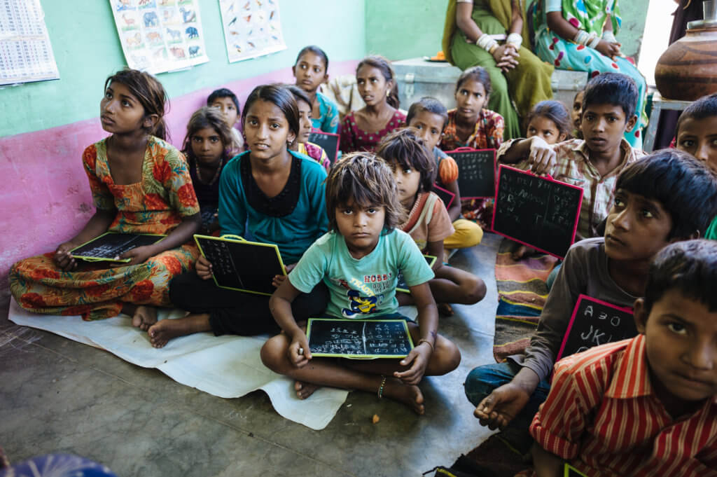 Shyam Rankabat gives free education to poor children through Duggu ki Pathshala
