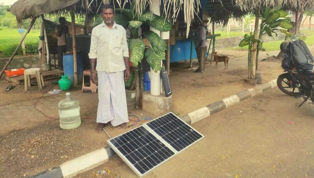 Lights and fm radio runs without any electric connection on tea stall in Tamilnadu