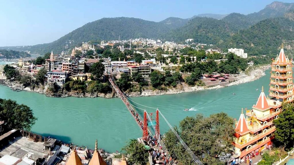 rishikesh is the best tourist places in uttrakhand