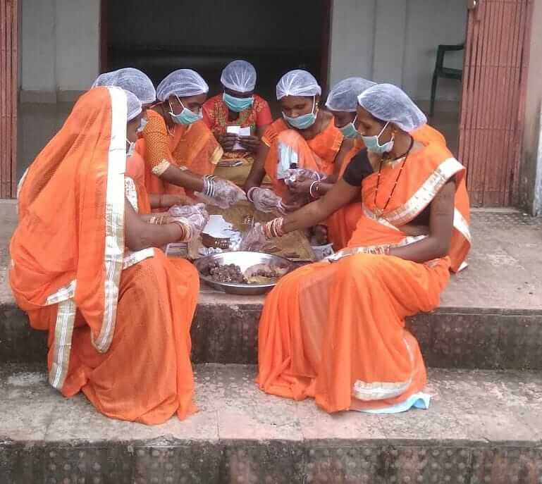 Razia Sheikh is earning lakhs by making laddus from Mahua flowers.