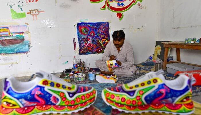 Pakistani truck artist haider ali