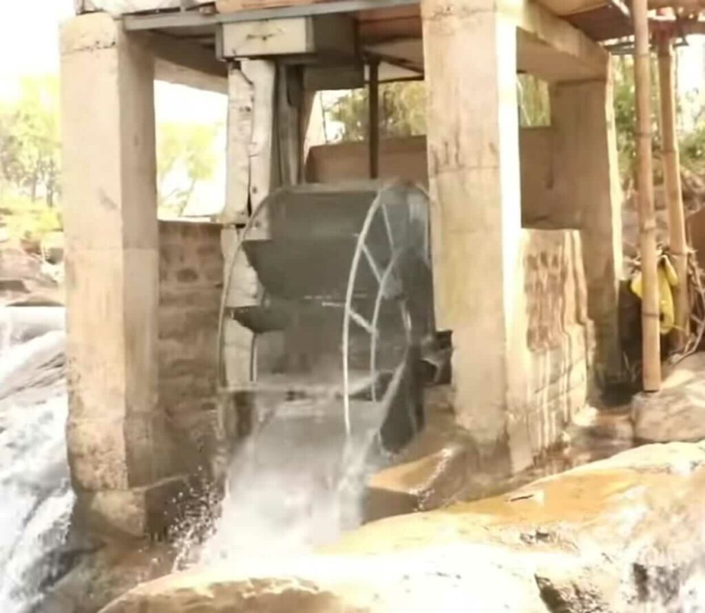 Jharkhand youth generates electricity in river water