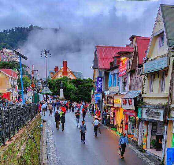 Mall Road is amazing and beautiful tourist places in shimla
