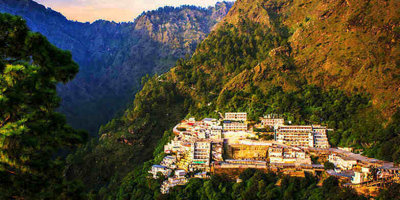 Vaishnidewi mandir most famous tenmple of india