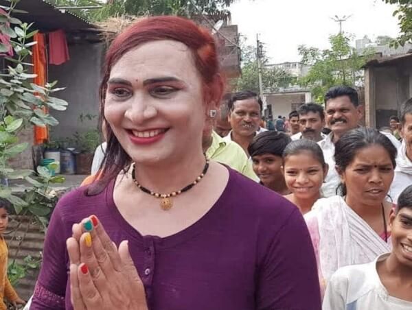 Transgender Anjali Patil became First Sarpanch of Bhadli Budruk Gram Panchayat in Jalgaon District of Maharastra
