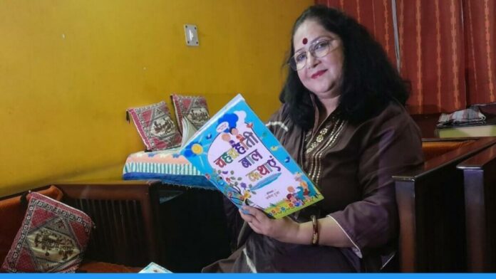 Archana Dua, a government school teacher in Delhi, teaches all subjects with the help of Hindi literature and poems