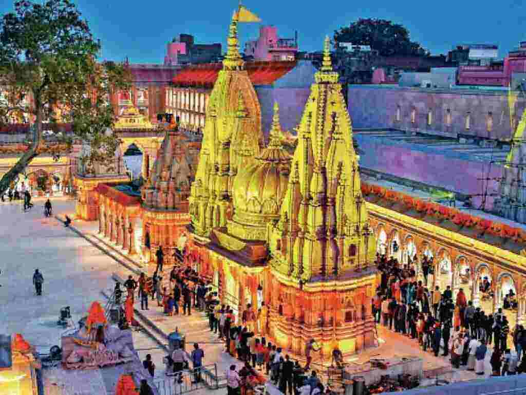 Kashi Viswanath Temple is famous hindus temple