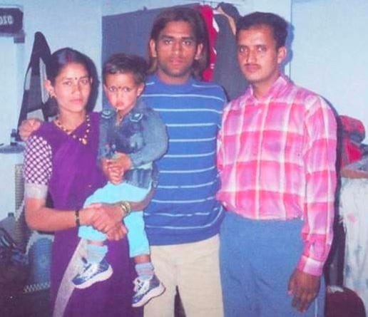These 10 pictures of Mahendra Singh Dhoni in which he lives a simple life