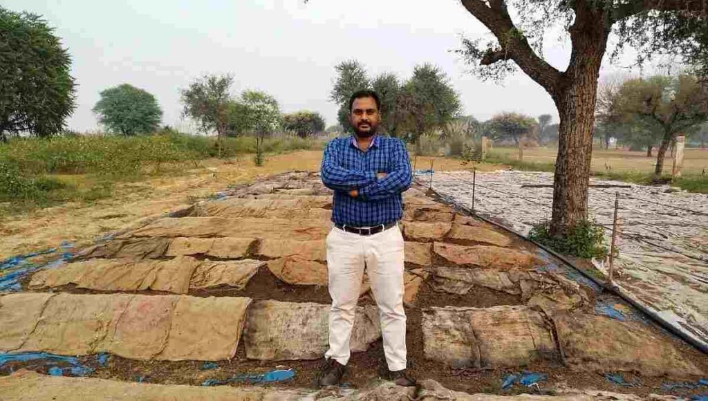 Shravan Yadav is earning well by making vermi compost
